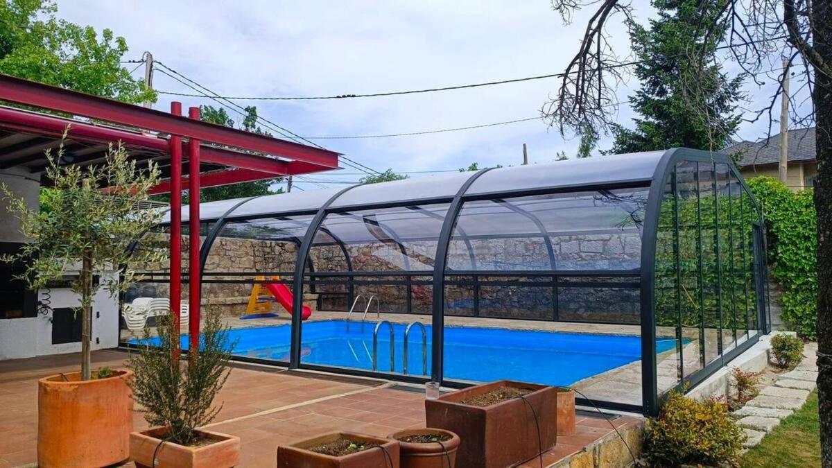 Fantástica vivienda con amplio jardín y piscina Vila Cercedilla Exterior foto