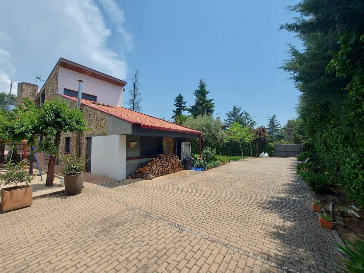 Fantástica vivienda con amplio jardín y piscina Vila Cercedilla Exterior foto
