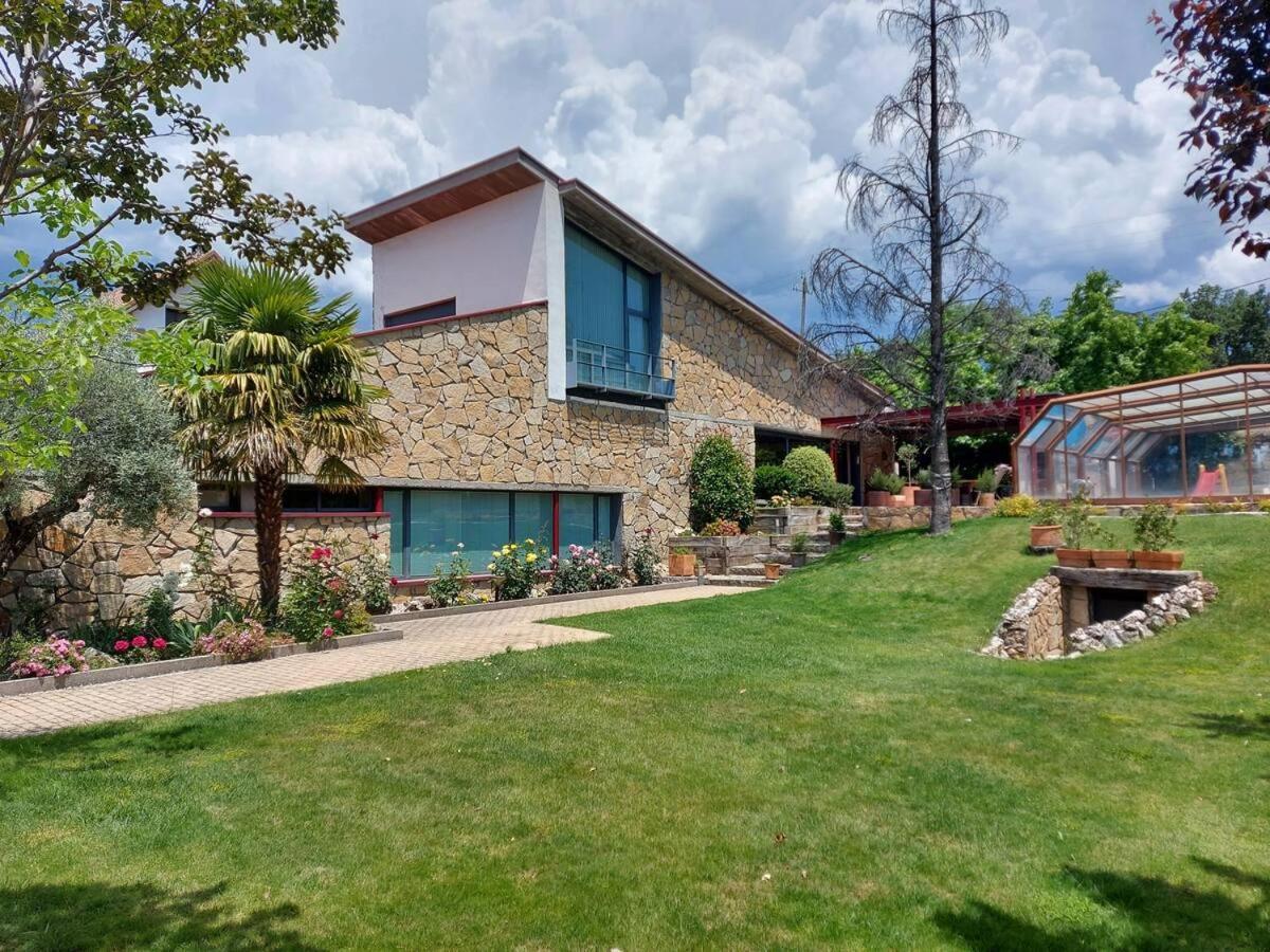 Fantástica vivienda con amplio jardín y piscina Vila Cercedilla Exterior foto