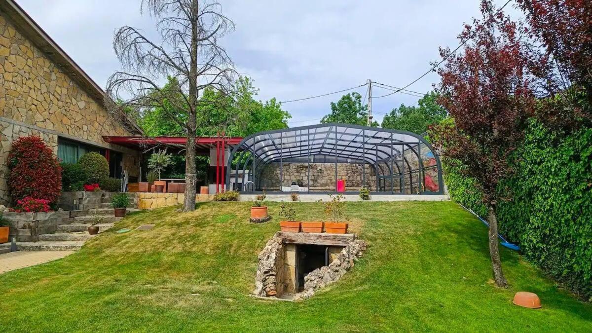 Fantástica vivienda con amplio jardín y piscina Vila Cercedilla Exterior foto