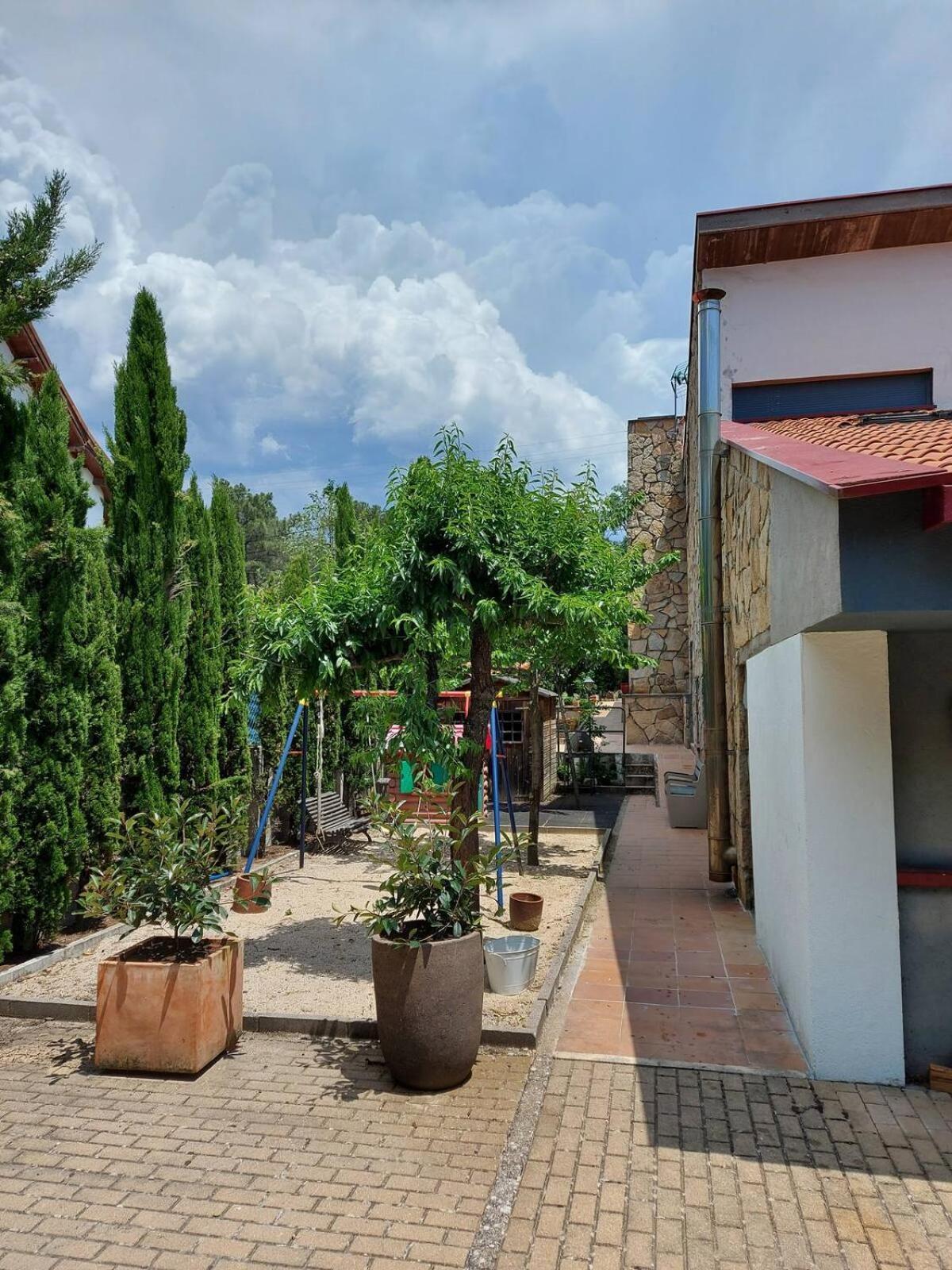 Fantástica vivienda con amplio jardín y piscina Vila Cercedilla Exterior foto